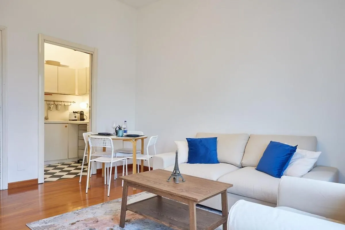 Corso Garibaldi Shopping Center, Art E Shopping Apartment Milan