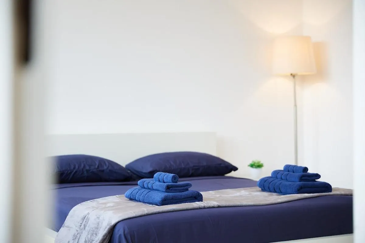 Corso Garibaldi Shopping Center, Art E Shopping Apartment Milan