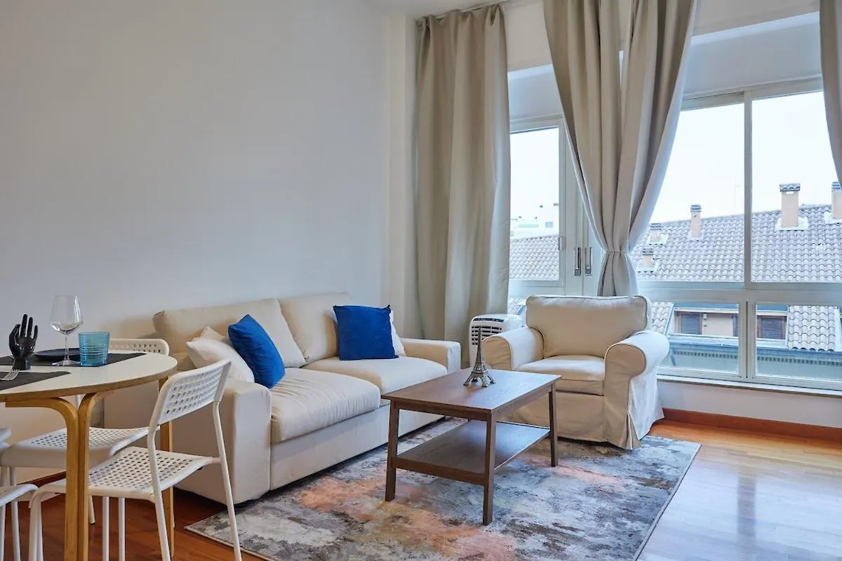 Corso Garibaldi Shopping Center, Art E Shopping Apartment Milan